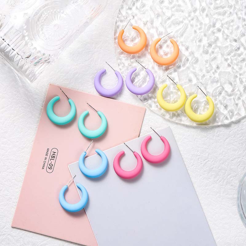 Simple Macaron Candy Color French Retro Earrings Solid Color Design Sense Advanced C- Shaped Rubber Paint Matte Texture