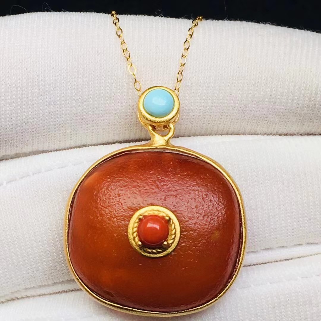 天然蜜蜡欧洲回流老蜡花蜡扣子藏扣吊坠 古法金925银手工包边镶