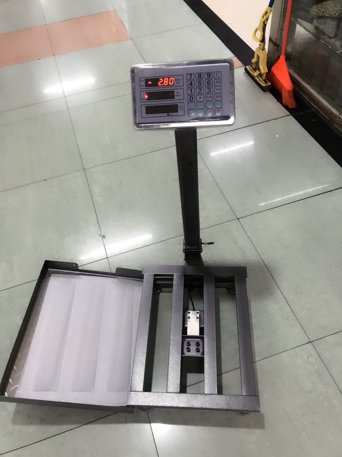 出口电子台秤100公斤仓库快递秤充电小地磅秤150kg英文数码计价秤