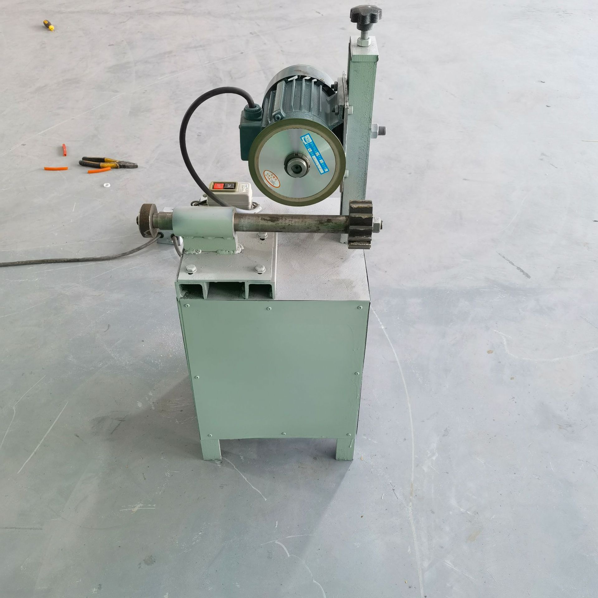 厂家批发 简易磨刀机 多用磨刀机 刀具磨修机