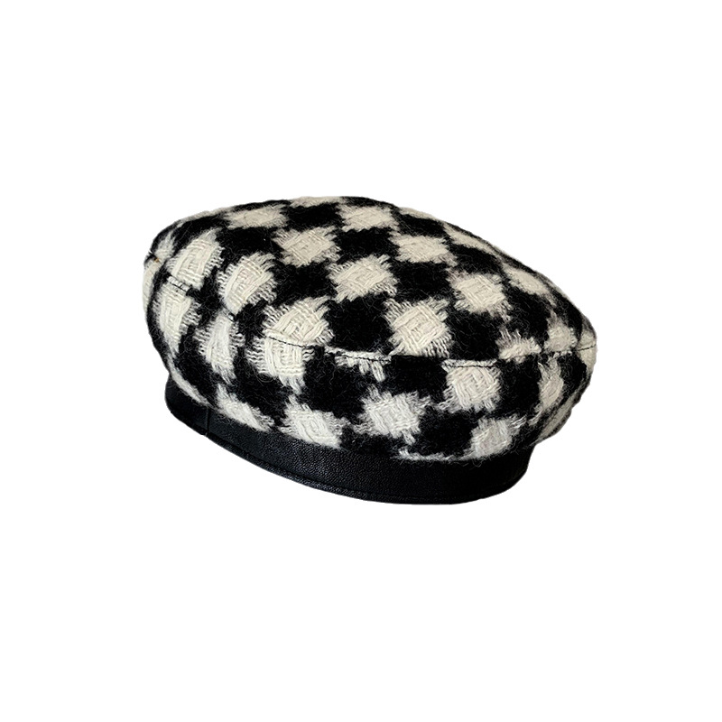 Internet Celebrity Ins Classic Style Style Black and White Rhombus Beret Female Autumn and Winter British Retro Easy Matching Show Face Small Painter Cap