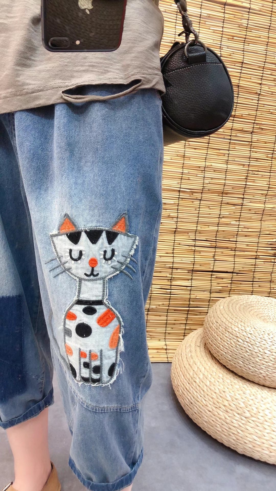 2021夏季文艺复古小猫贴布刺绣牛仔裤   宽松大码七分裤女