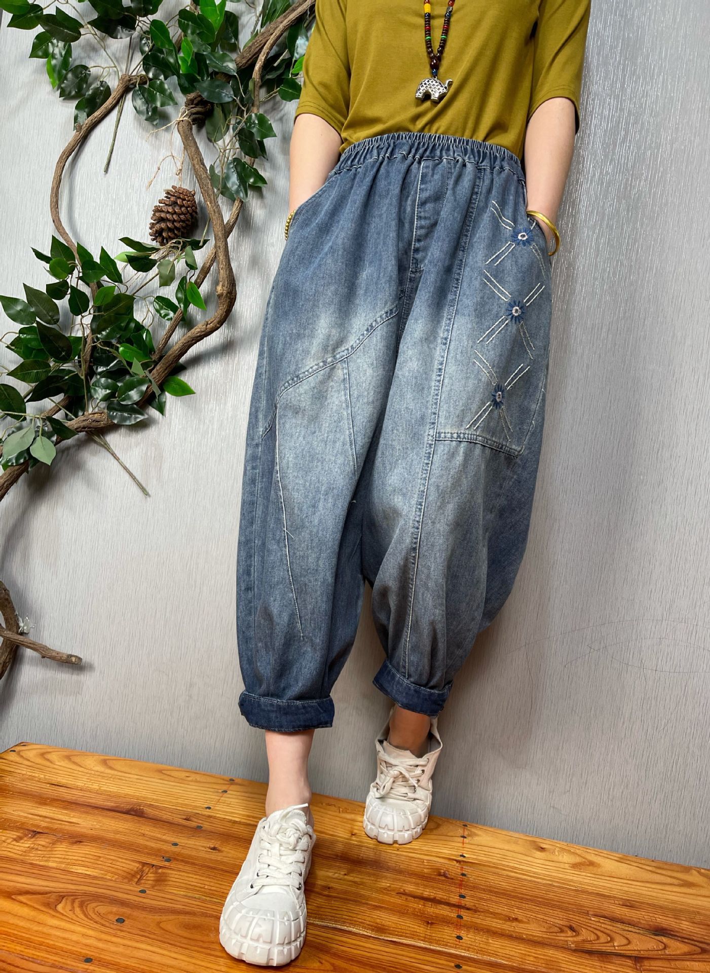 简梦2022夏季新款个性刺绣宽松哈伦裤女时尚水洗贴布老爹牛仔裤子
