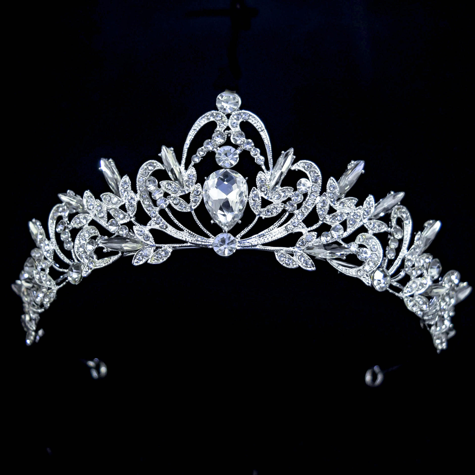 新娘皇冠女十八岁结婚头饰韩式公主生日发饰婚纱配饰女王头冠超仙