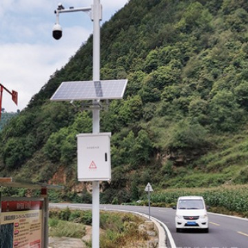 高速公路车流量监测智慧交通道路监控太阳能风光互补供电方案离网