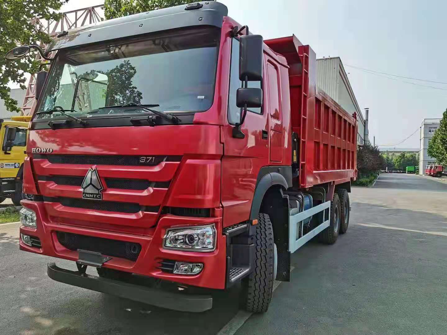 重汽豪沃5.8米大泵自卸车火红色371马力