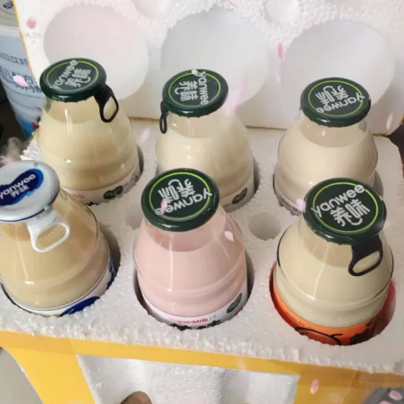 养味牛奶香蕉草莓甜牛奶饮料儿童早餐夏天网红酸奶乳酸菌奶茶