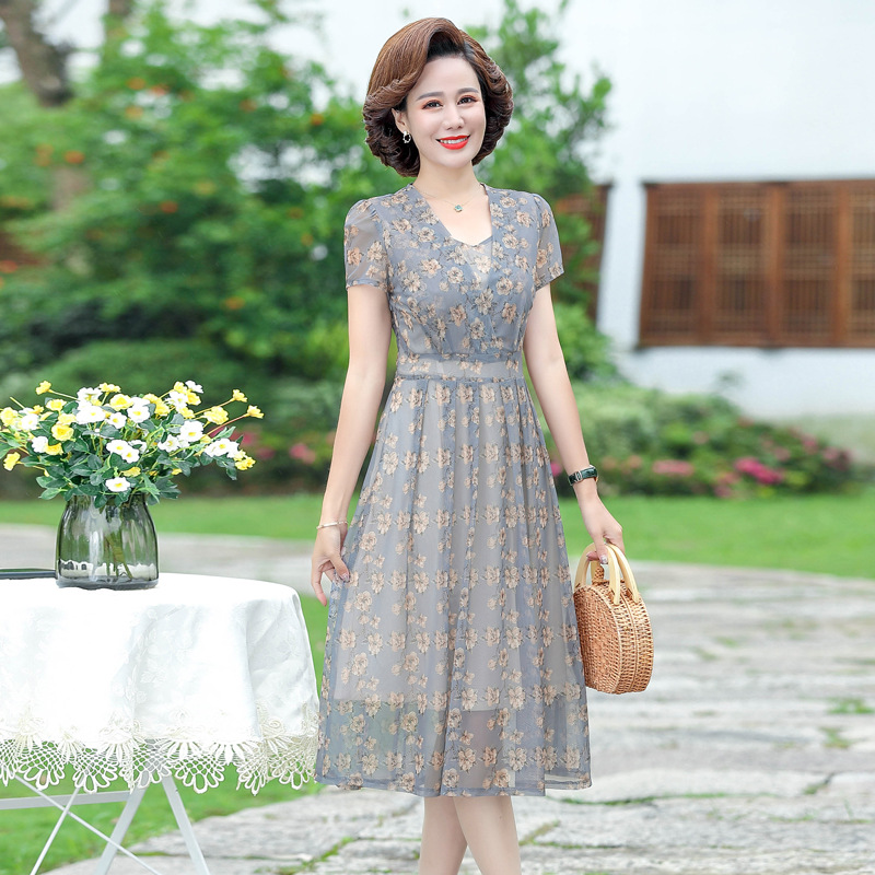 Middle-Aged Mom Summer Clothes Temperament Noble Dress 2024 New 40-Year-Old 50 Middle-Aged and Elderly Women Fashionable Skirt