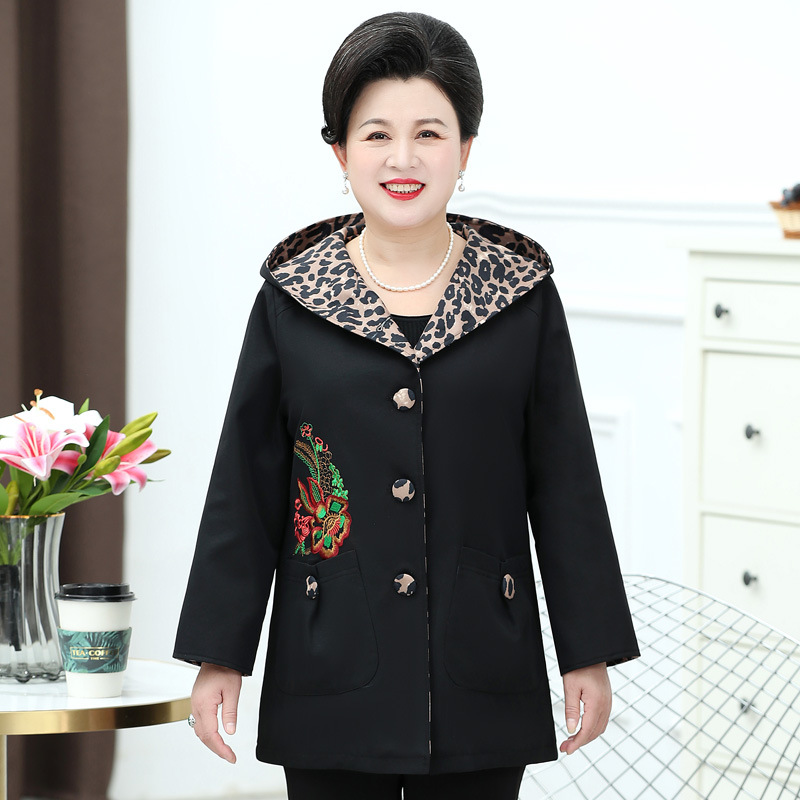 胖妈妈春秋装老年人外套特体加肥加大码200斤风衣中老年奶奶衣服