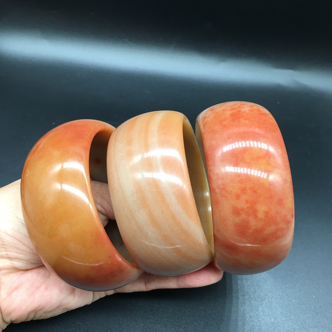 新疆戈壁料天然佘太红籽料加宽轮胎佘太红玉手镯女款饰品