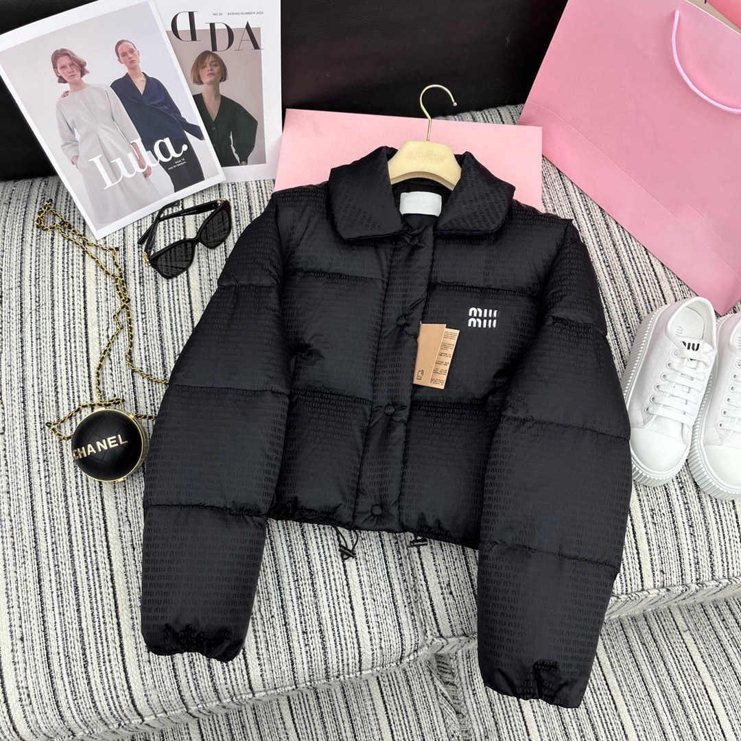 冬季新款miumiu缪缪蹄花满印字母logo工艺方领短款羽绒服女士外套