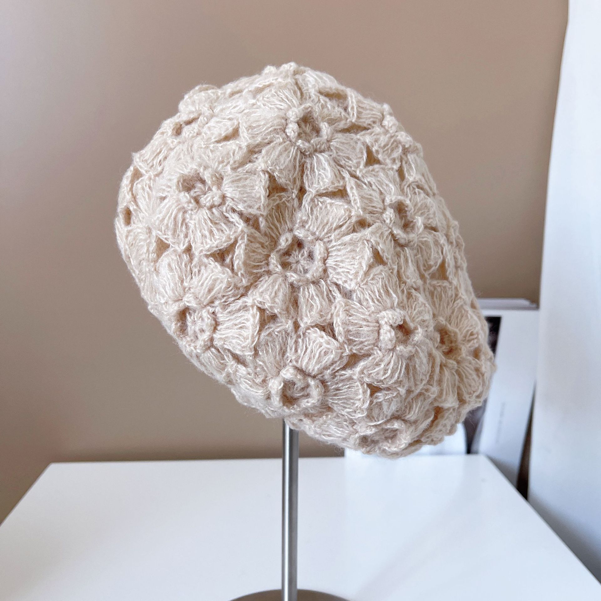 高端羊毛混纺毛线帽子女冬季手工针织帽勾花朵贝雷两面戴画家帽潮