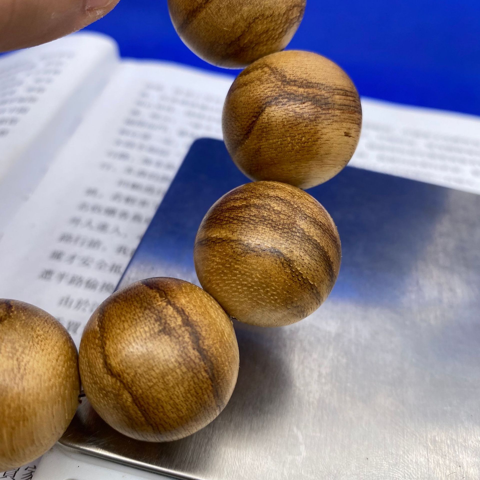 印尼虎纹沉香手串25mm×10颗净重28克品相好油脂超赞花香甜味浓郁