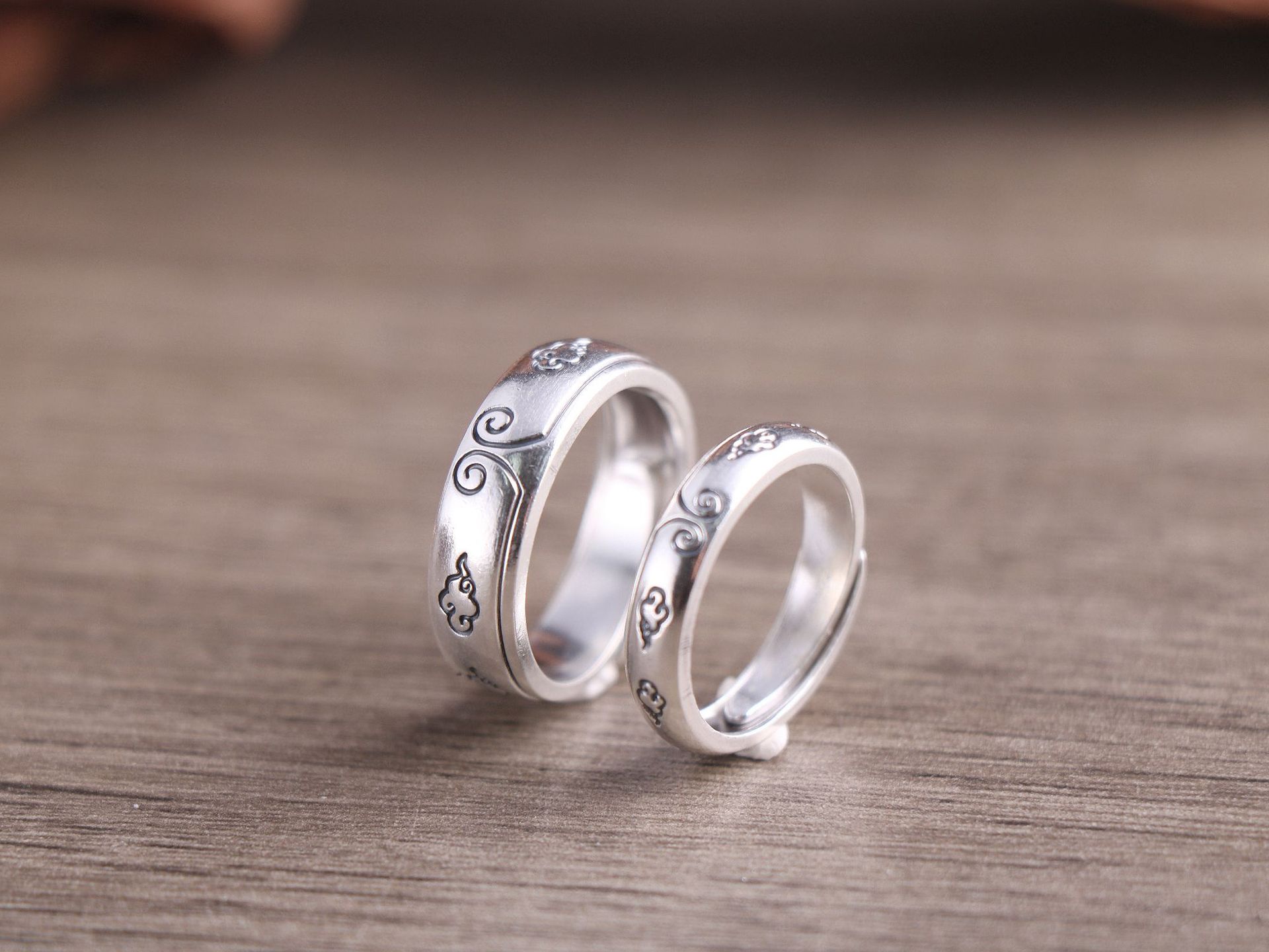 足银999纯银戒指 复古民族风古法银祥云紧箍咒情侣款对戒纪念日礼