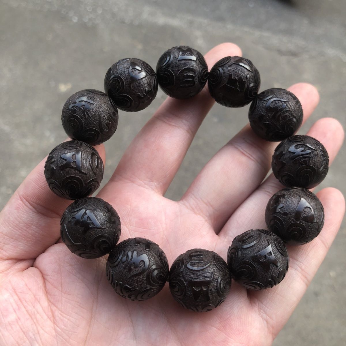 精品东非黑檀木木作精雕刻六字真言单圈手串佛珠手链男士款-阿里巴巴