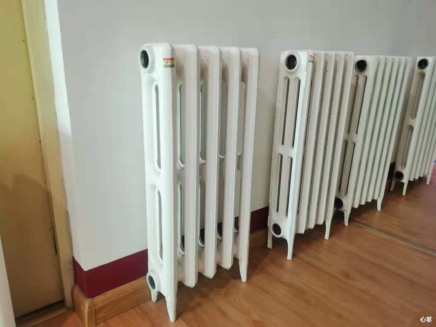 老式铸铁暖气片760圆头两柱集中供热内腔无砂平面柱翼型散热器