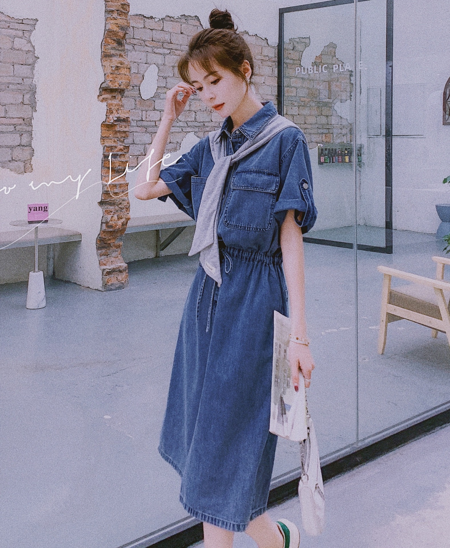 抽绳收腰牛仔连衣裙女春夏新薄款小个子法式赫本风气质披肩牛仔裙