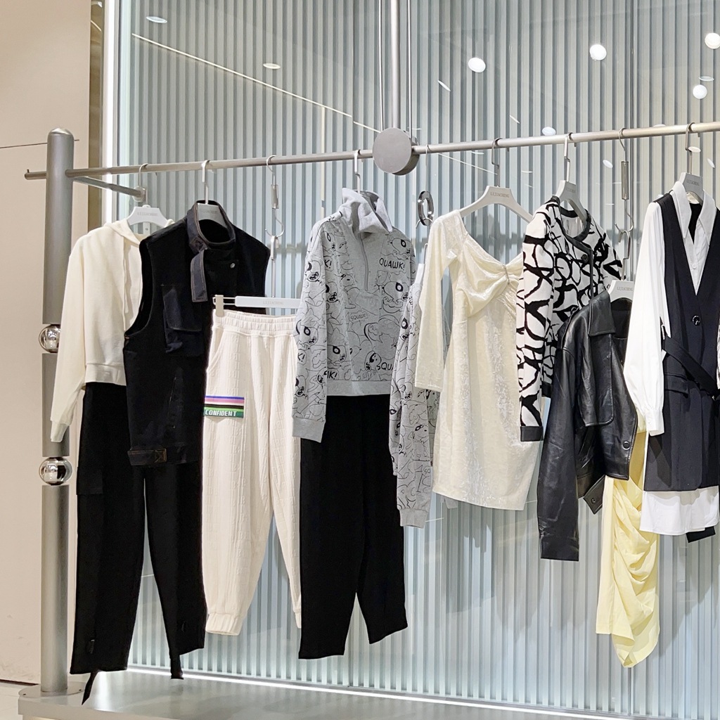 女装品牌折扣六眼飞鱼lyfy供应商,柚丁直播批发货源视频看货-阿里巴巴