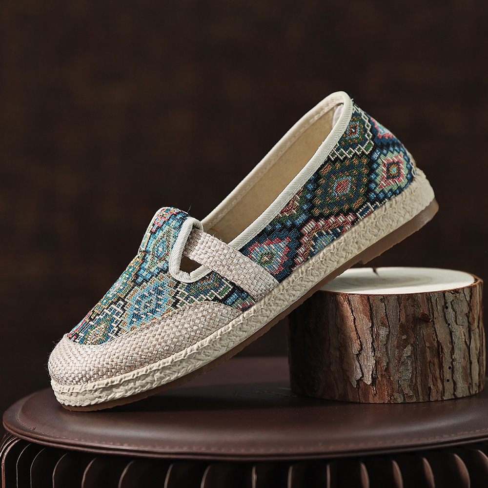 2024年春季新款老北京布鞋女鞋浅口一脚蹬民族风软底亚麻绣花鞋子