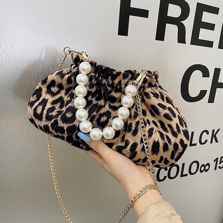 2021 New Foreign Trade Chain Shoulder Bag Female Leopard Print European and American Vintage Clouds Shoulder Bag Female Pearl Tote