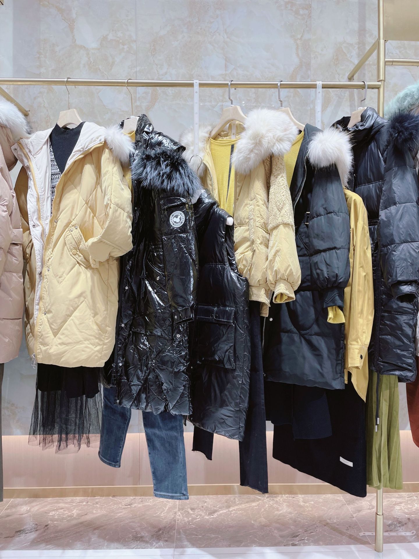 dr品牌折扣女装 冬装高端撤柜女装 杭州羽绒服尾货女装走份批发