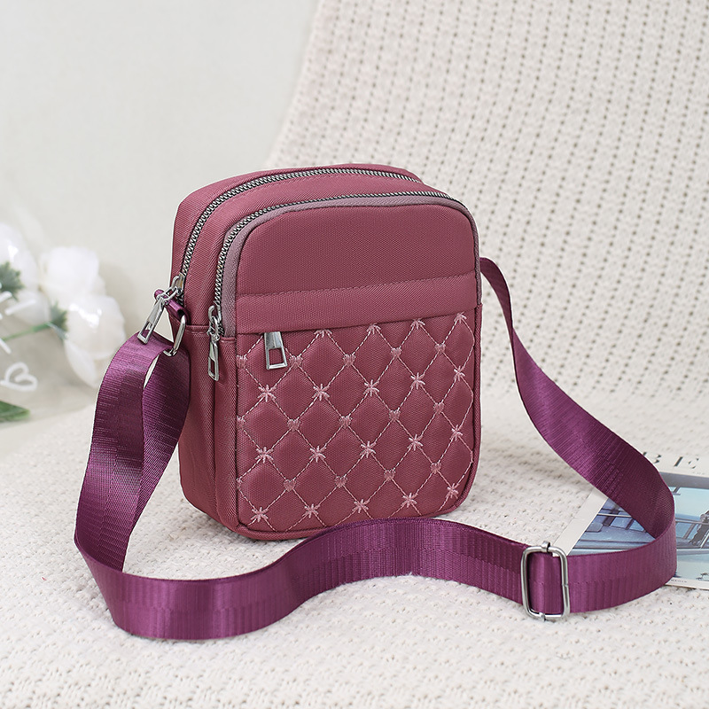 2023 New Shoulder Bag Women's Bag Embroidery Thread Rhombus Crossbody Large Capacity Casual Phone Small Square Bag Change Travel Bag