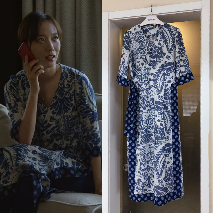 2021早秋新款 王珞丹同款休闲宽松青花瓷印花绑带开叉旗袍连衣裙