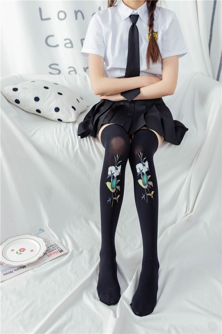 天鹅绒过膝袜大腿袜黑白丝袜烫金胶印lolita长筒jk学生微透女 cos