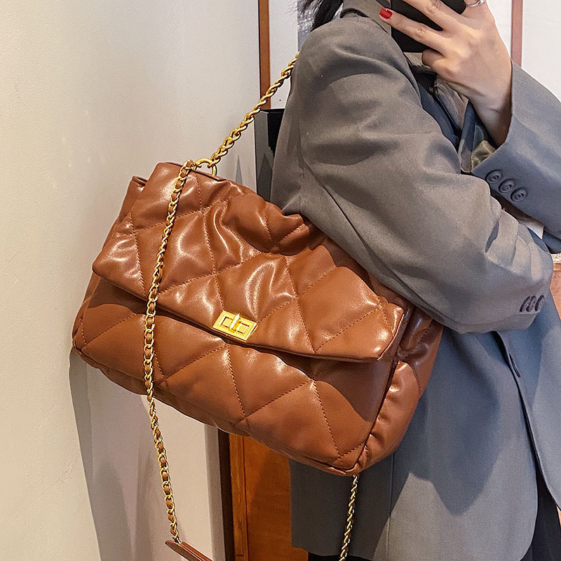 Big Bag Female 2022 New Autumn Fashion Chain Shoulder Bag Female Breathing Leather Rhombus Retro Casual Underarm Bag