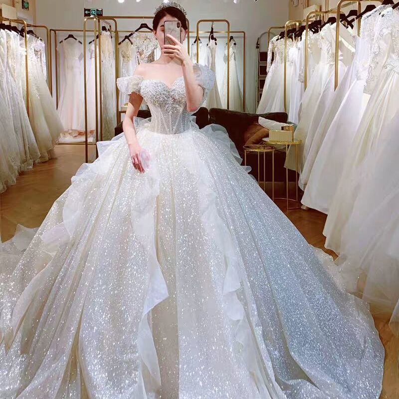 租婚纱2020新款新娘拖尾简约白纱齐地奢华公主抹胸修身礼服