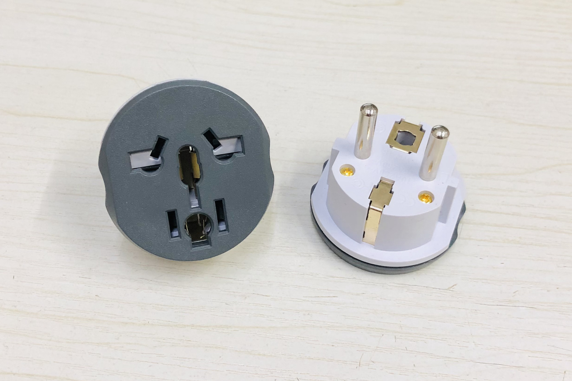 净重32(g)插头标准德标/欧规电源线铜芯铜适用范围俄罗斯 荷兰 德国