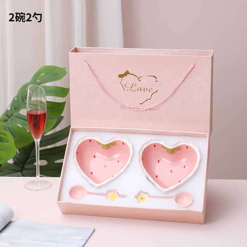 Strawberry Love Bowl Internet Celebrity Best-Seller on Douyin Salad Bowl Cute Pink Girly Heart Ceramic Rice Bowl Gift Box Set