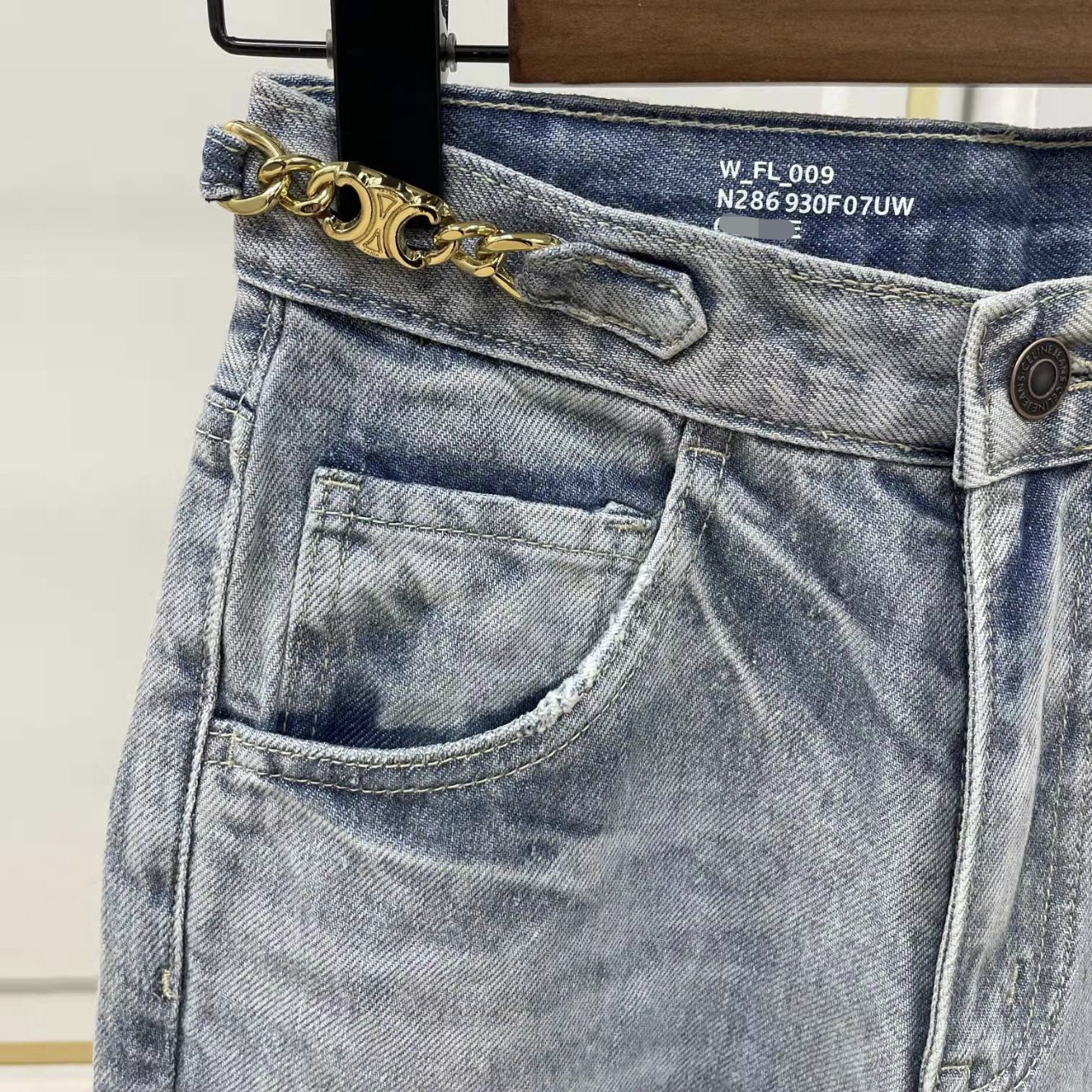 ce2022春夏新款凯旋门链条浅色水洗牛仔裤女