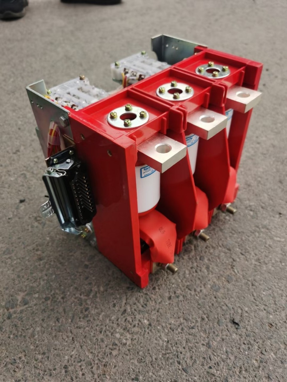 低压真空断路器zn7-400/1140淮南万泰kbz2-400馈电本体开关