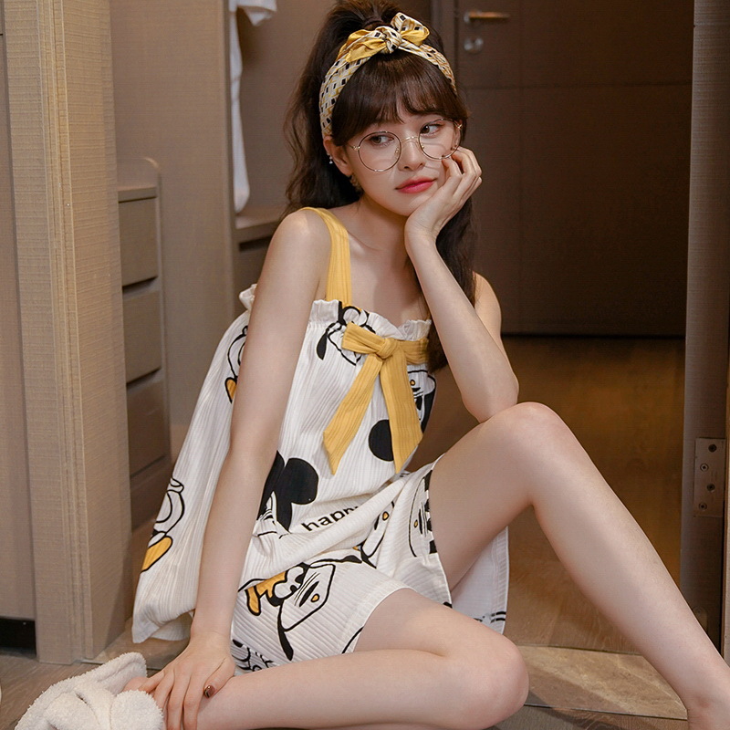 少女吊带短裤套装