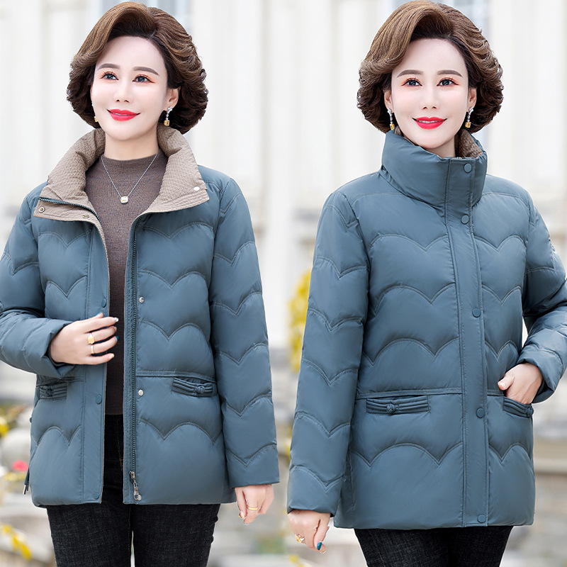 妈妈洋气短款羽绒服中年女秋冬装外套中老年人时尚立领白鸭绒棉袄