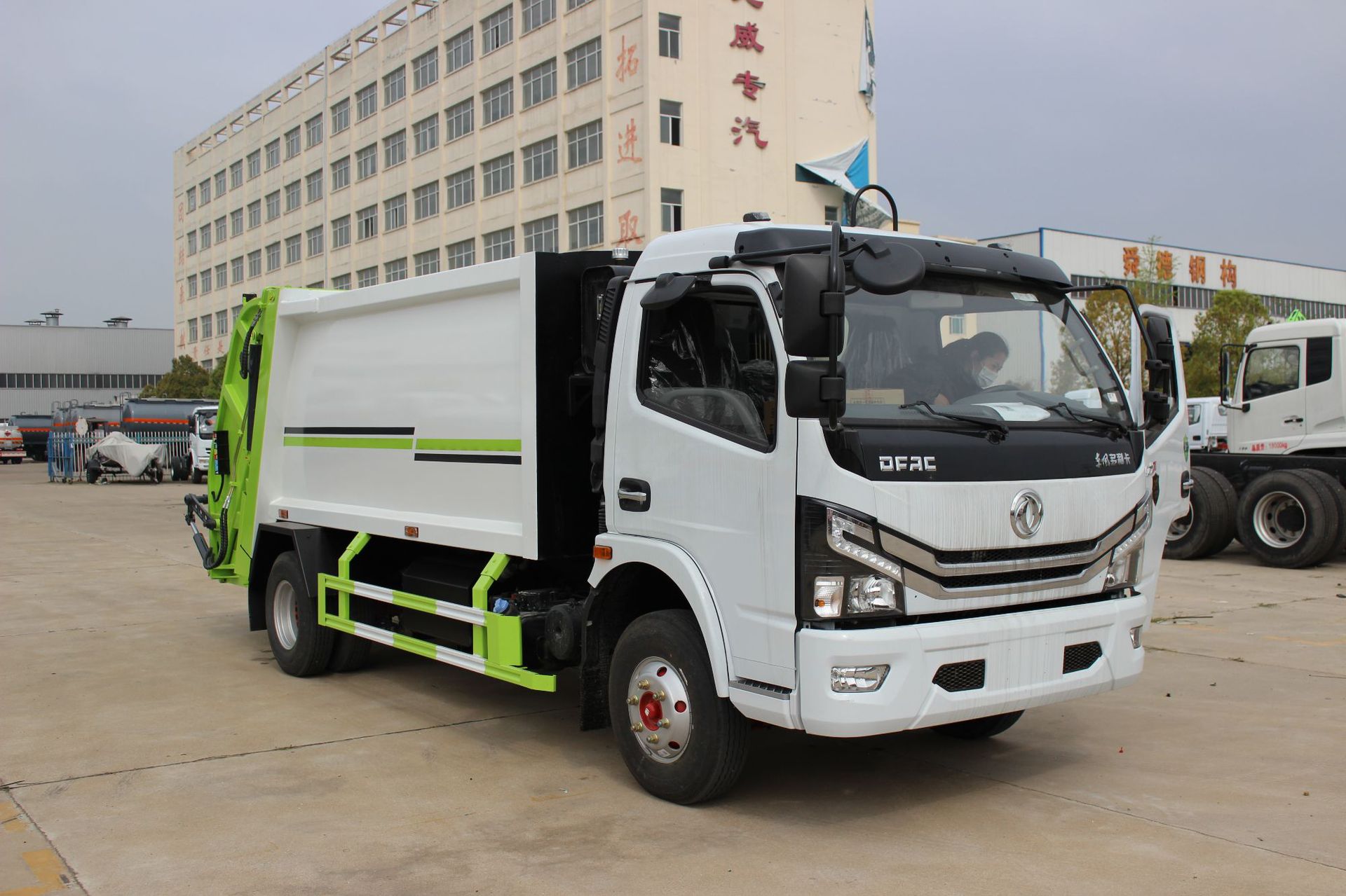 现货供应  东风多利卡d7压缩垃圾车,城镇收集与运输的垃圾车