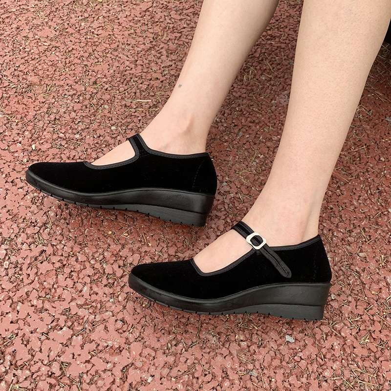 常年四季款女鞋黑一带中老年布鞋聚氨酯底坡跟礼仪酒店舞蹈工作鞋