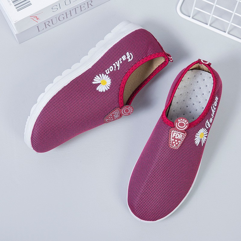 Spring and Autumn Ladies New Walking Shoes Middle-Aged and Elderly Old Beijing Cloth Shoes Fair Stall Supply