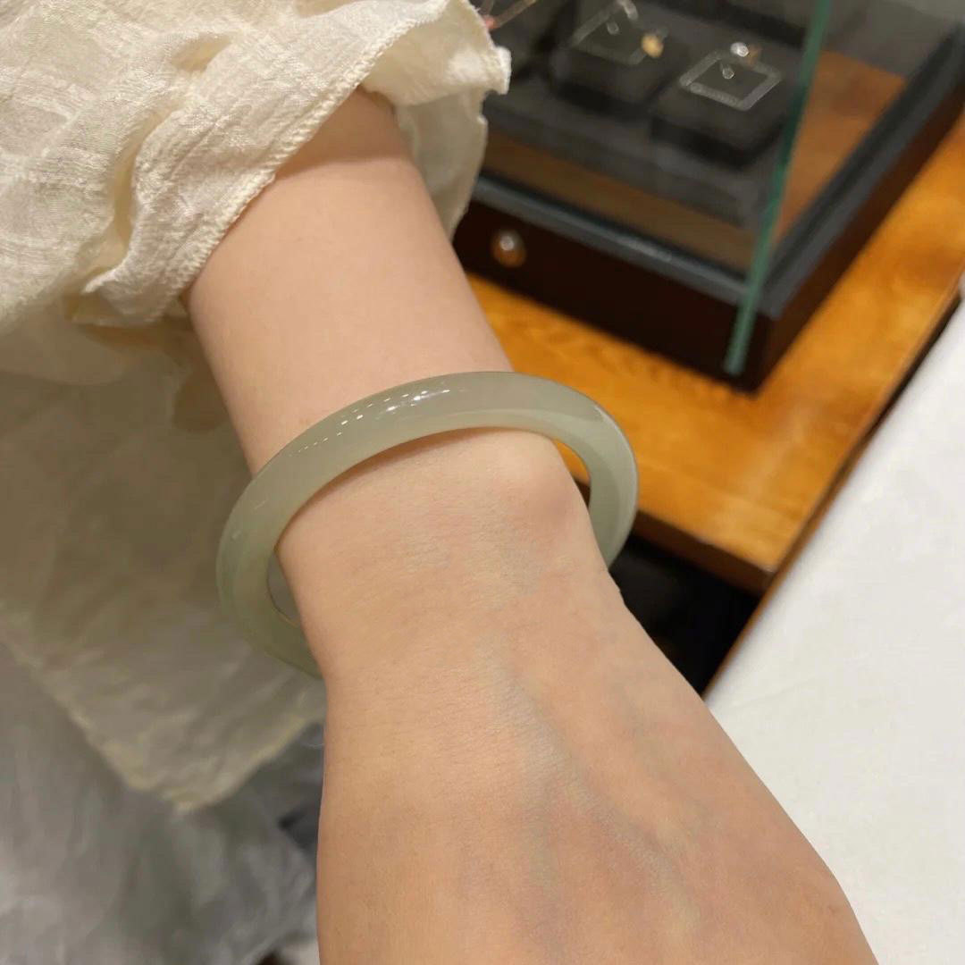 Random Hair Hetian Jade Bracelet Female Greenish White Jade Young Thin round Bar Jingle Bracelet Qinghai Qingshui Girl Jade Bracelets