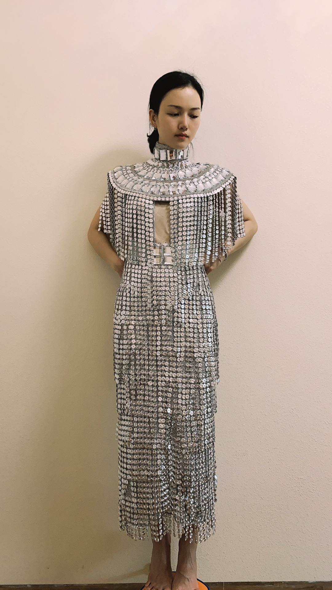 前秀演出服银色钻全身流苏连衣裙披风跨境表演服走秀巡游服-阿里巴巴