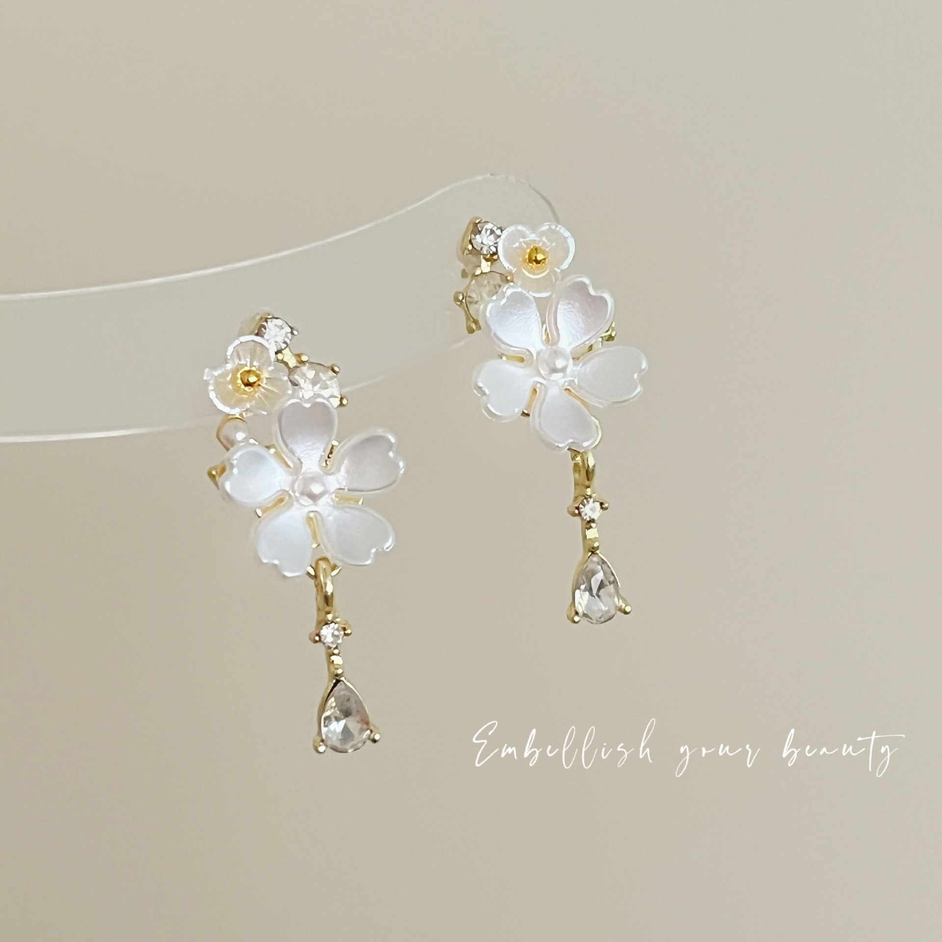 小清新镶钻仿珍珠水滴花朵耳钉耳环个性简约小众气质高级感耳饰女