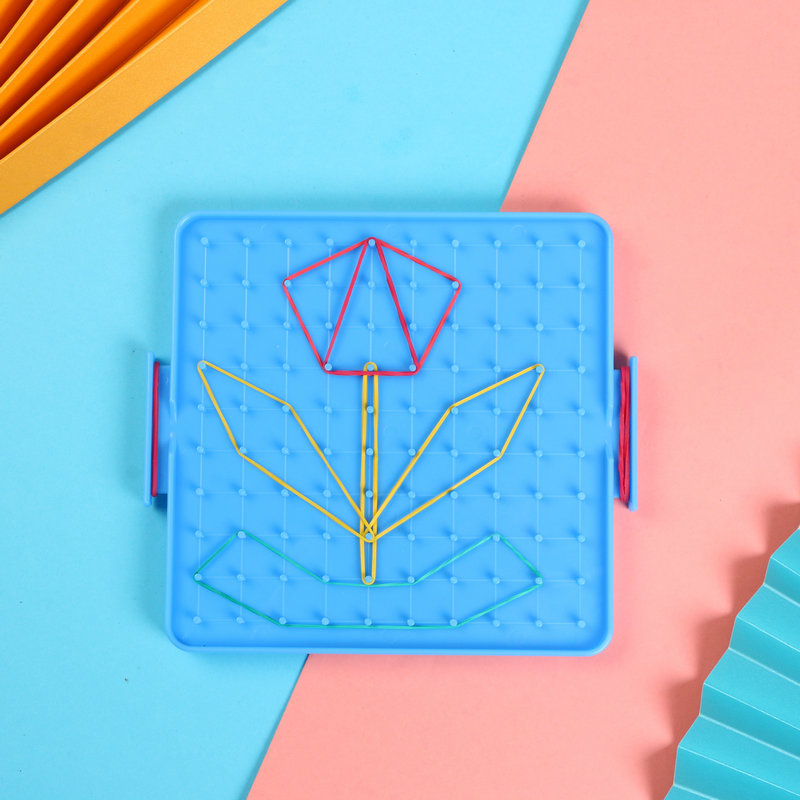 幼儿园学生用钉板 塑料钉子板 教学用双面几何图形板玩具教学仪器