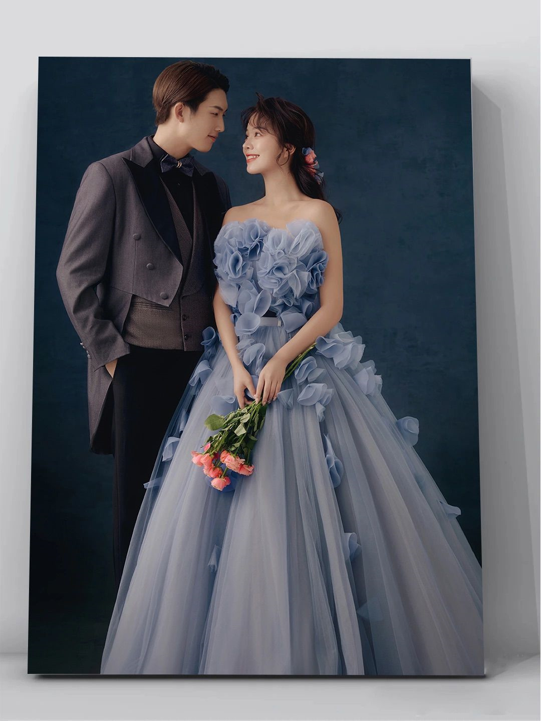 商品描述尺码均码颜色婚纱礼服适合年龄25-29周岁主图来源其他来源