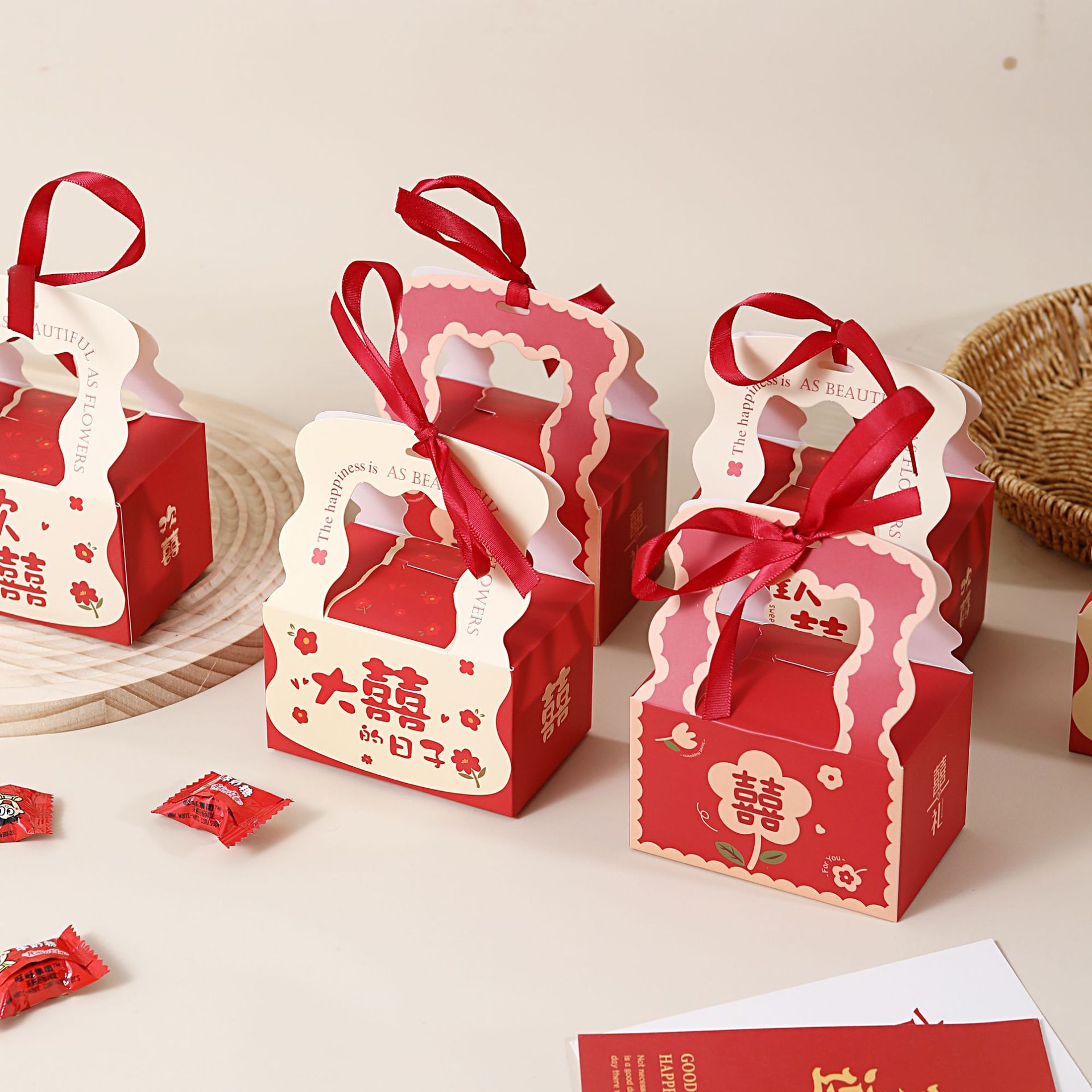 2024年新款结婚喜糖盒子ins风糖果盒手提式订婚创意伴手礼包装盒