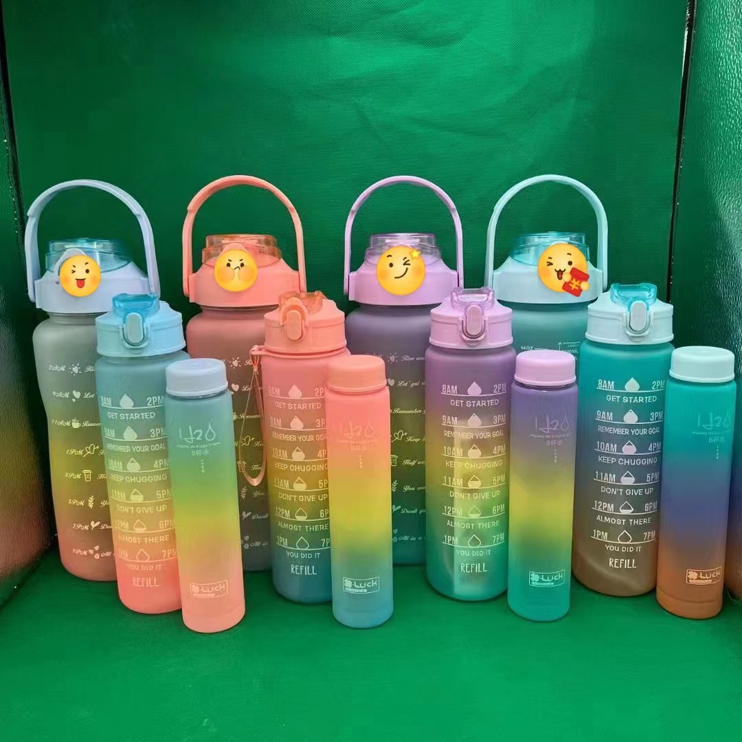 Spot Bear Bear Cup Set Large Capacity Plastic Sports Bottle Three-Piece Cross-Border New Gradient Color Grinding Yarn Cup Set