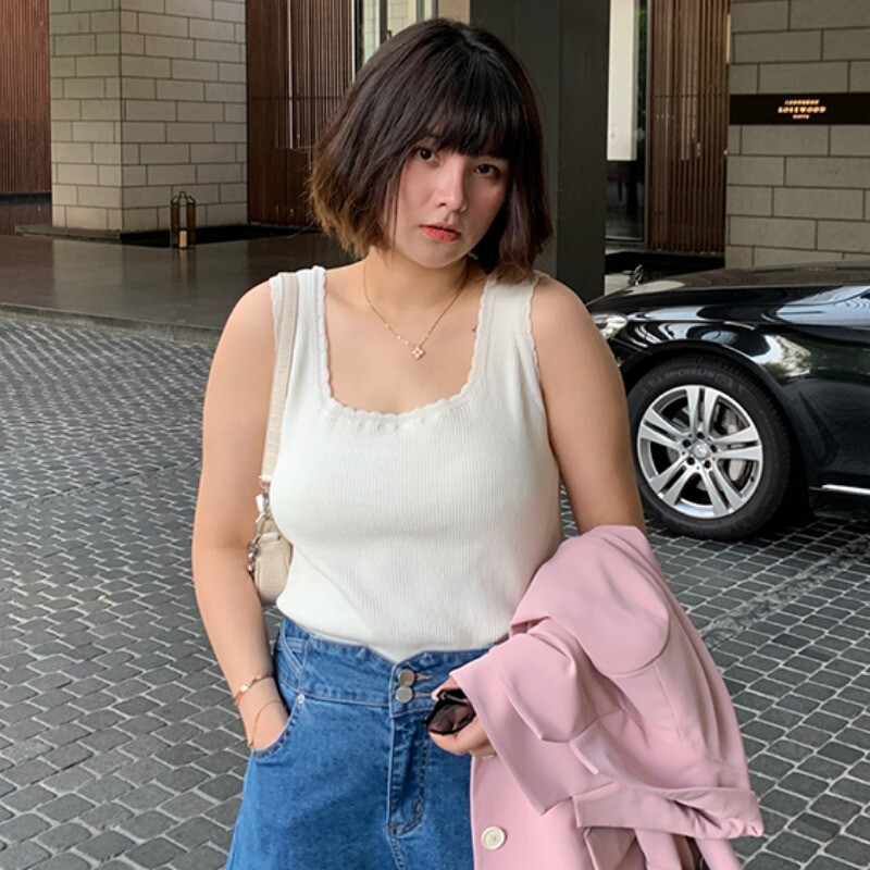 宽肩吊带背心女图片