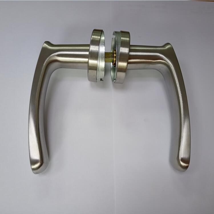 304不锈钢精铸铸造实心门把手工程门用五金拉手 防盗门大门执手