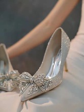 法式婚鞋女新娘鞋2022年新款秀禾婚纱高跟鞋水晶伴娘鞋尖头蝴蝶结