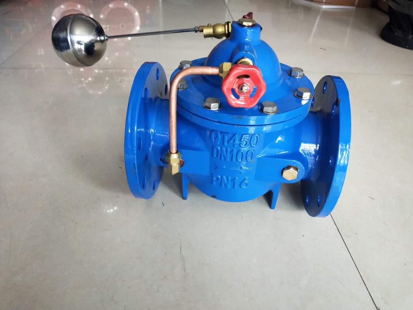 100x遥控浮球阀水箱自动补水阀液压水位墨铸铁双向法兰控制阀门